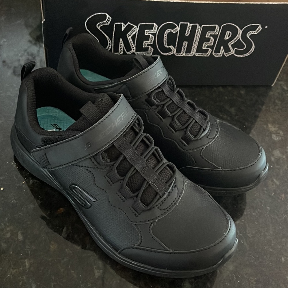 Skechers NEW unisex uniform black sneakers shoes Preppy Steppy NIB